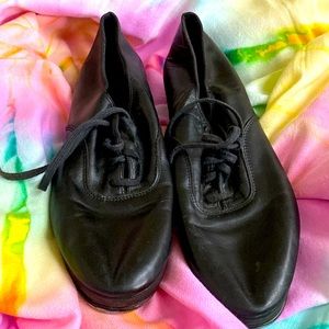 Leather Capezio TAP Shoes!! Good pre-worn condition. Unisex size 42